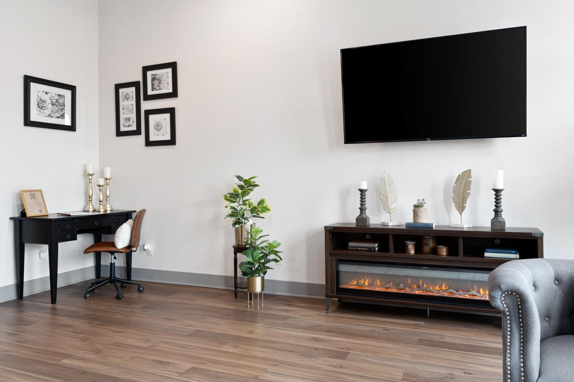 Spacious Luxury Apt In Historic Downtown - Oh Amish Country มิลเลอร์สเบิร์ก ภายนอก รูปภาพ